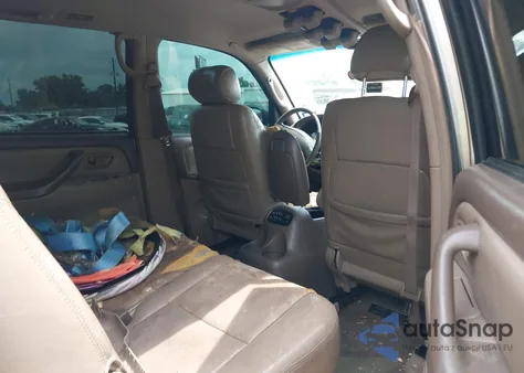 2002 Toyota Sequoia Sr5 V8 z USA, uszkodzony, nr VIN 5TDZT34A42S082124